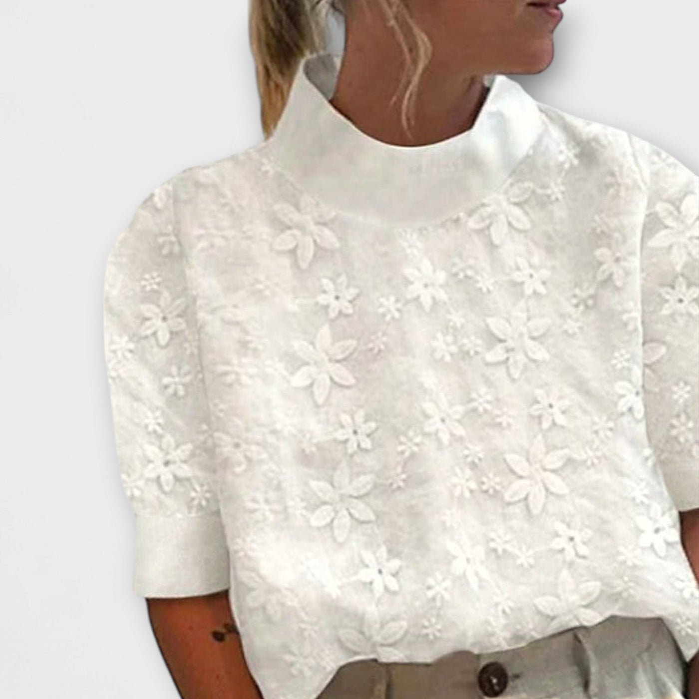 Bluse mit besticktem schlichtem Stehkragen