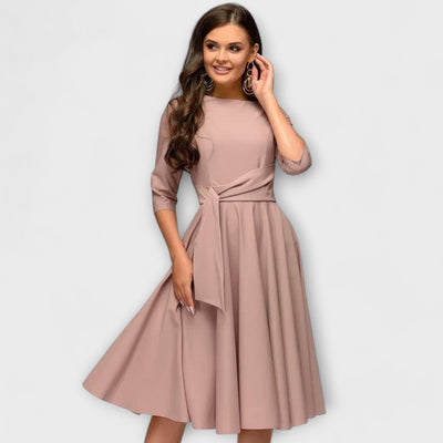 Elegantes Swing-Kleid