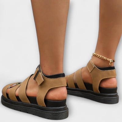 Renee – Sandalen mit mehreren Riemen und Schnalle